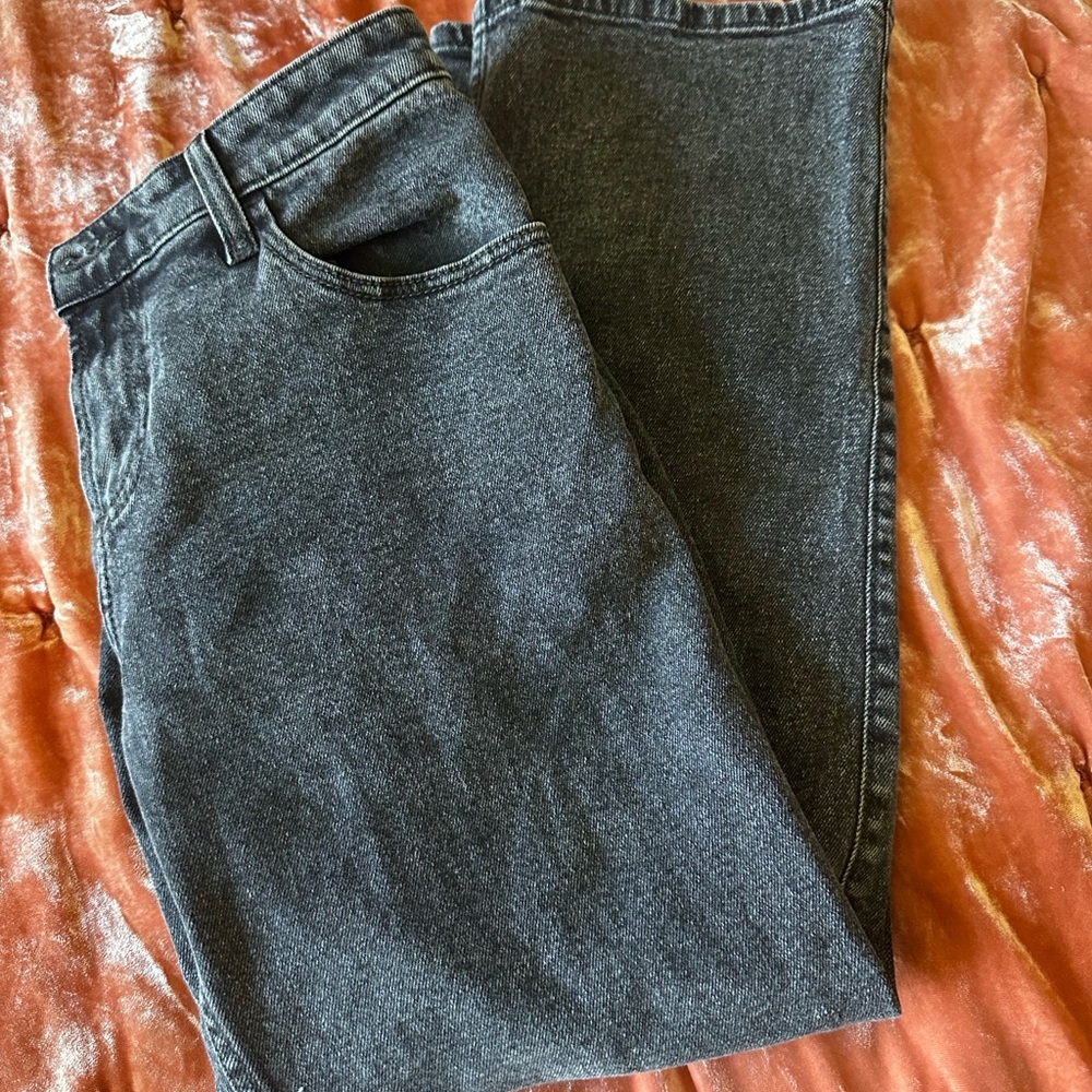 Low-Rise Relaxed Straight